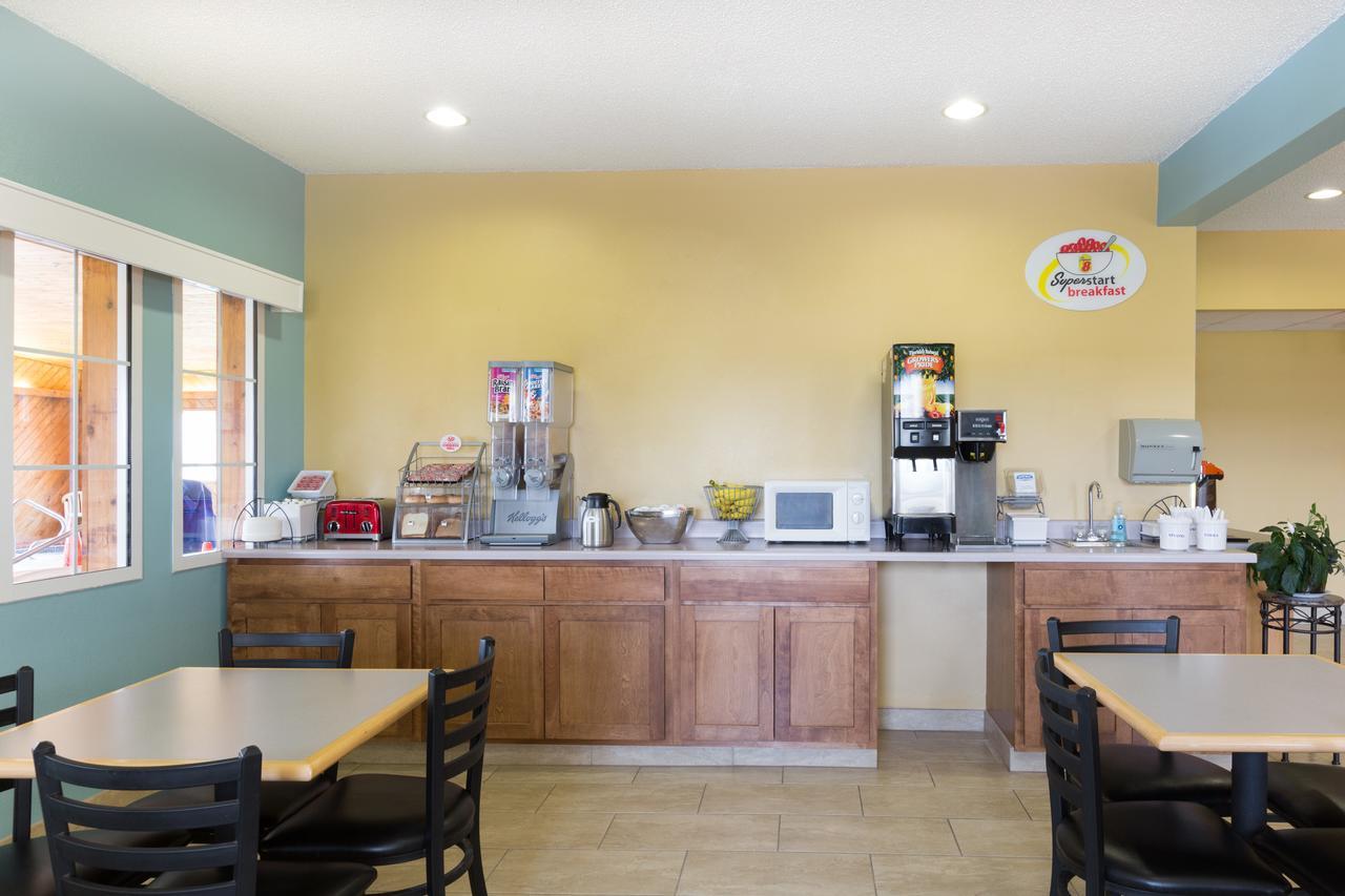 Super 8 By Wyndham Clarinda Motel Екстериор снимка